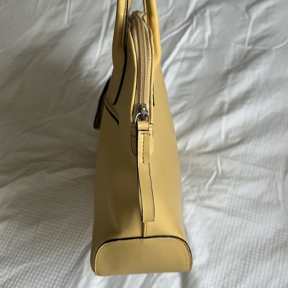 Vintage yellow purse - Picture 10 of 16